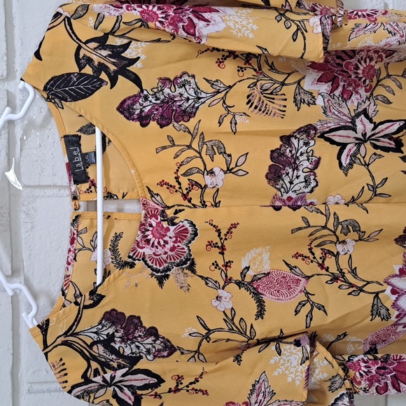 Rachel Rachel Roy Gold Floral Tie Front Short Sleeve Blouse. Size Large. NWOT - Picture 2 of 8